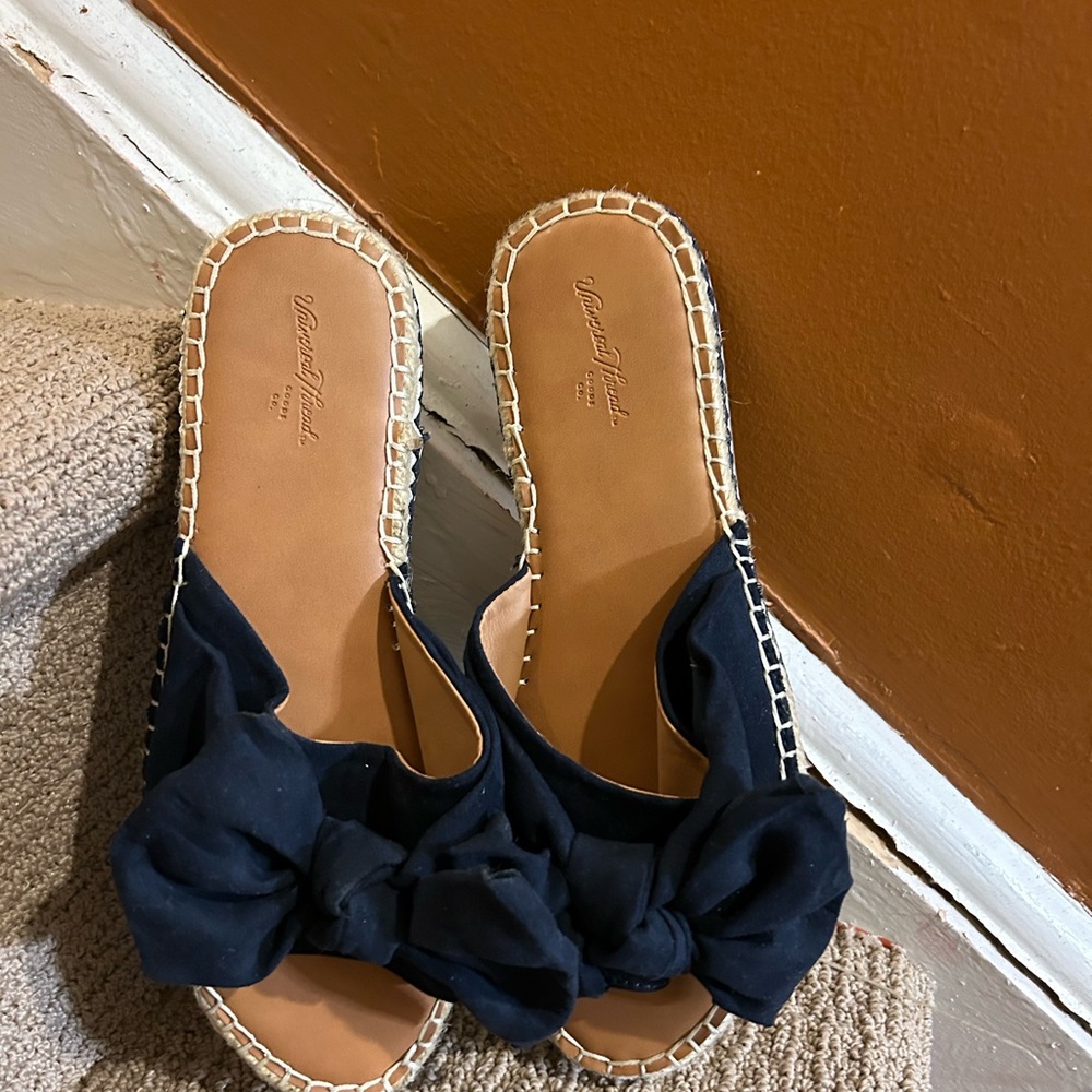 Universal Thread Tan Moccasins for Women
